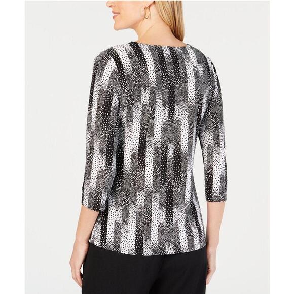 JM Collection Petite Printed Jacquard Top - Picture 2 of 4